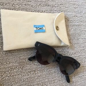 TOMS Sunglassss